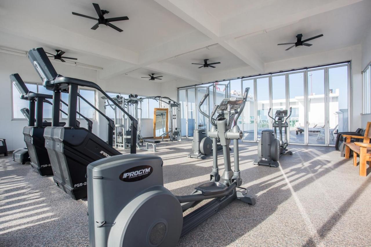 Capital O Cancun Ocean View, Cancún Exteriör bild The gym at the 10th floor